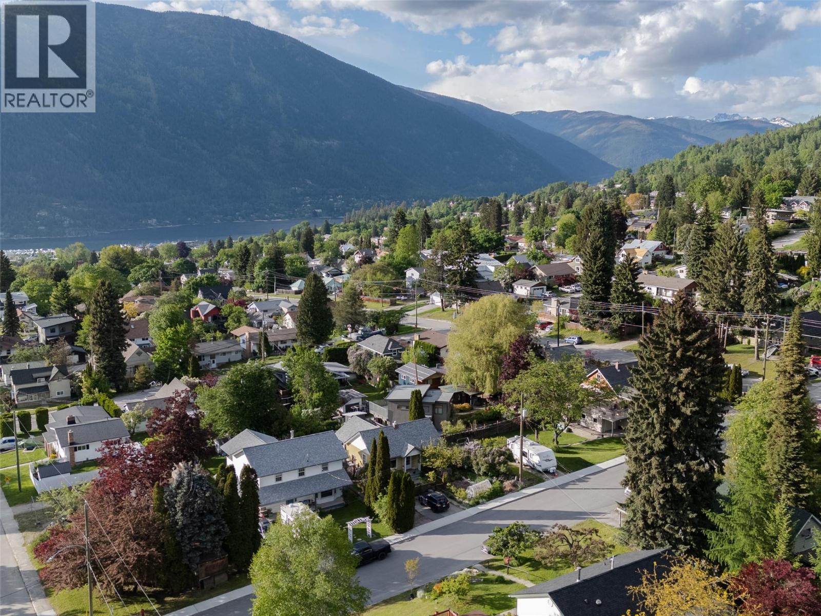 1921 Kootenay Street - 7