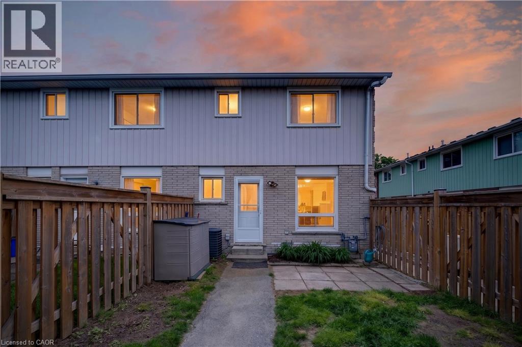 #31 2700 BARTON Street E - 30