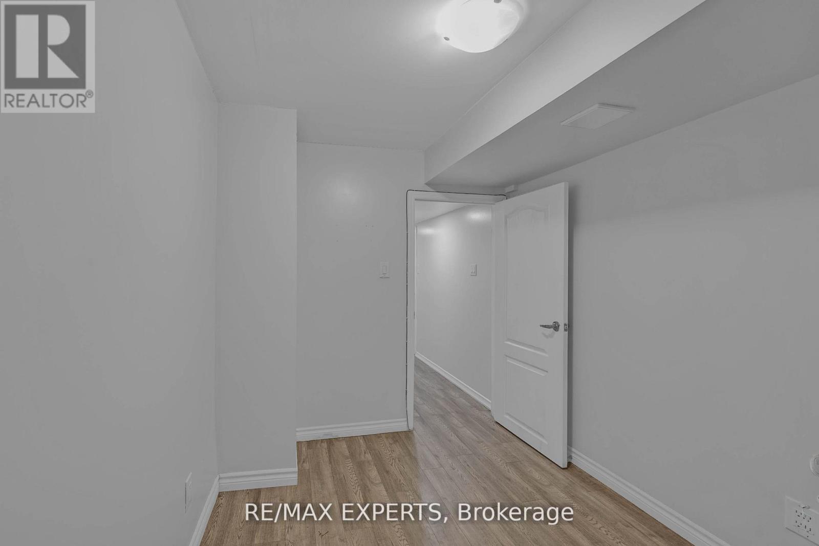 22 HOOVER ROAD - 35