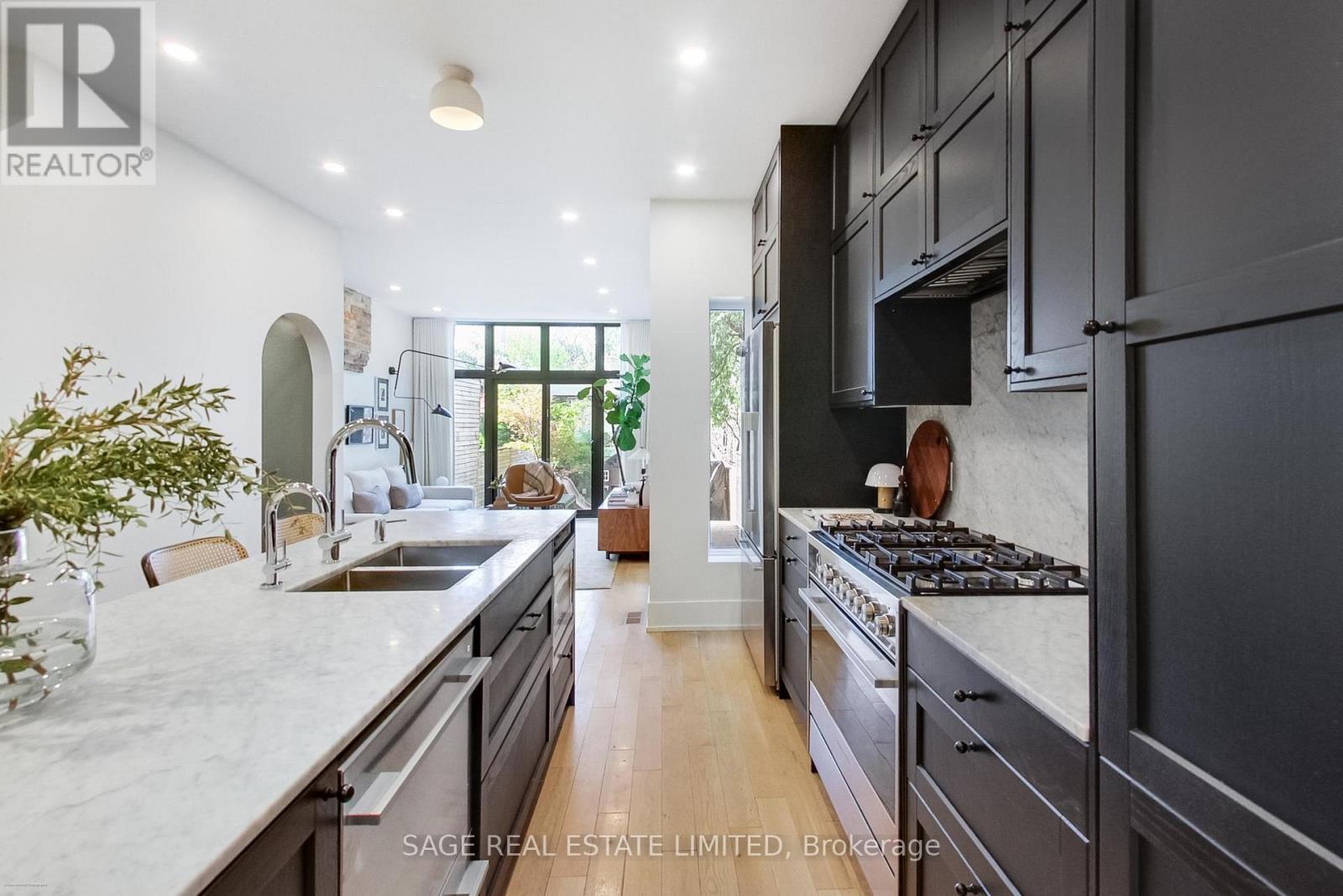 88 GALLEY AVENUE - 12