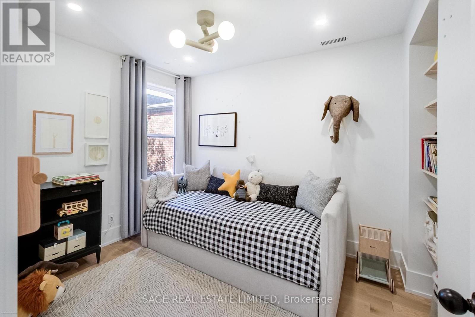 88 GALLEY AVENUE - 23