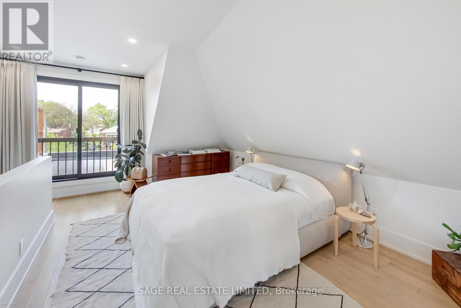88 GALLEY AVENUE - 31