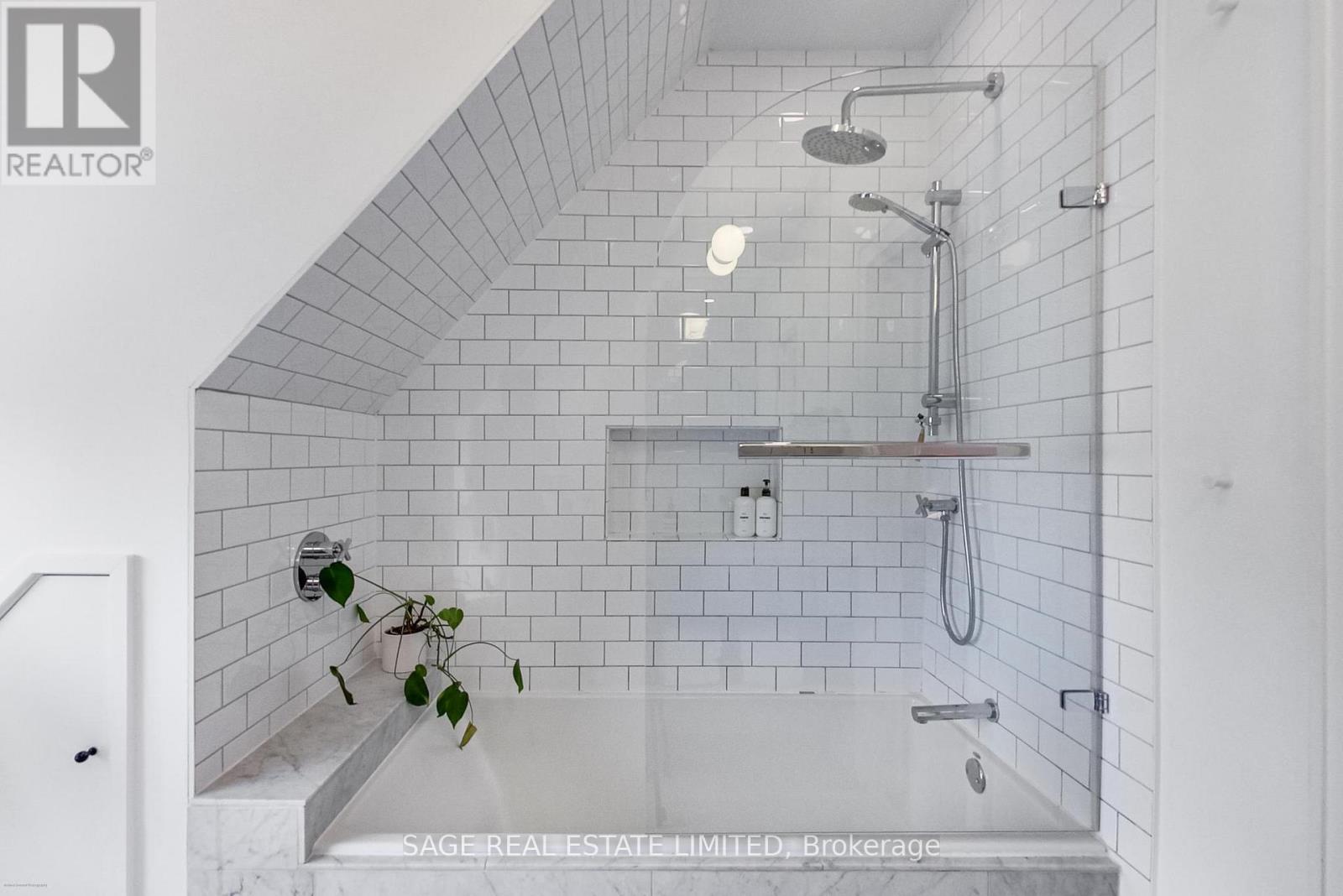 88 GALLEY AVENUE - 34
