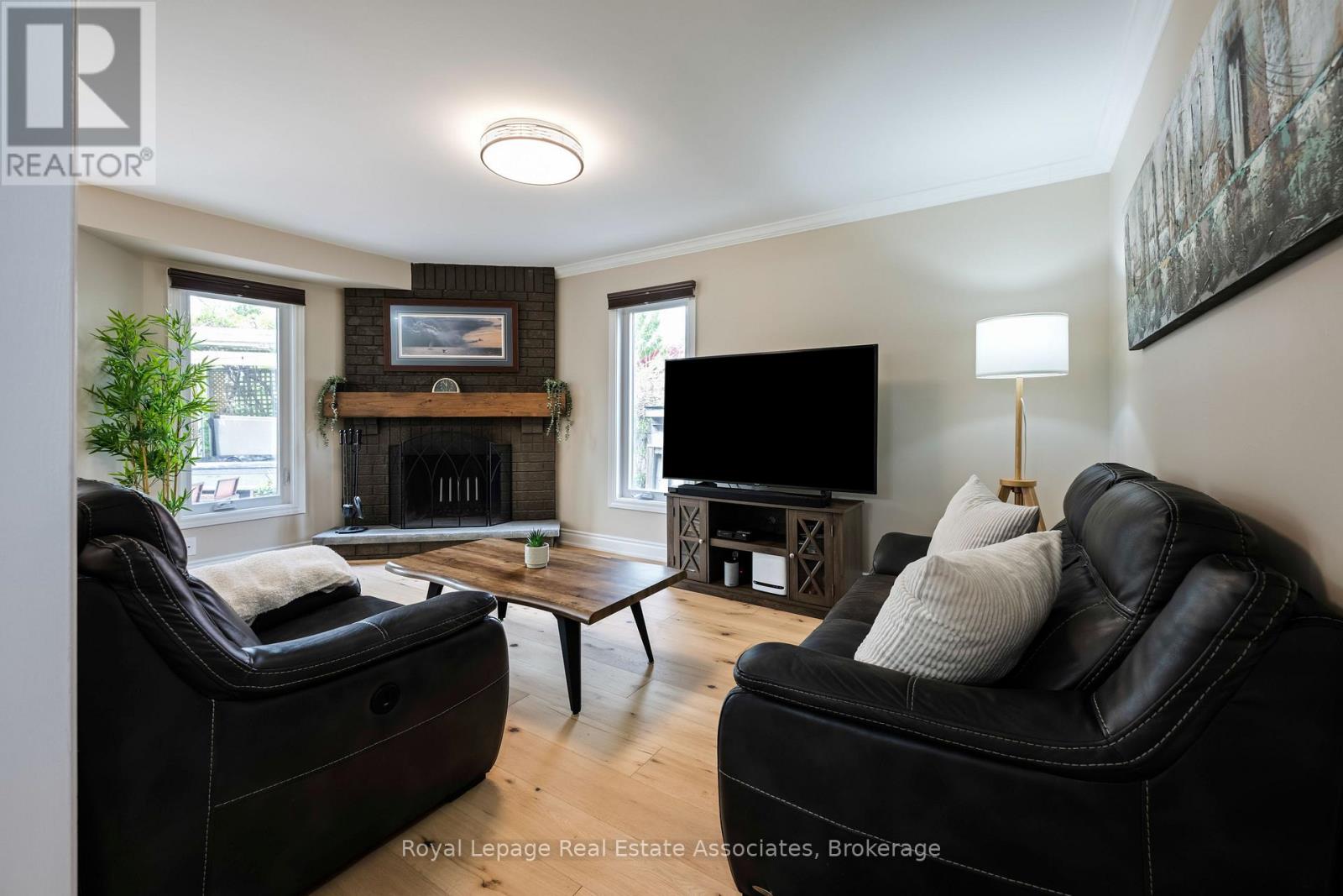 7 NIXON CRESCENT - 19