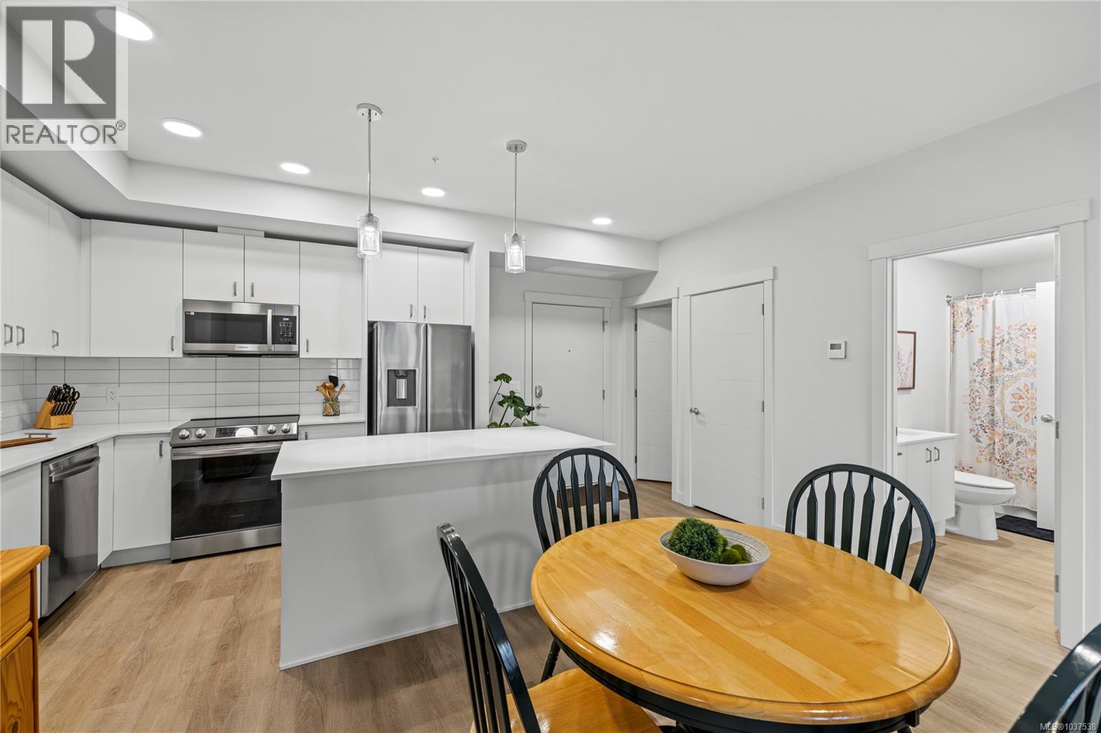 #103E 120 Jensen Ave W - 18