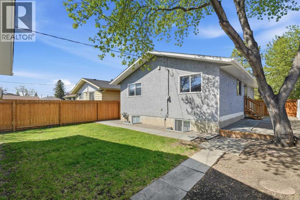 1420 Marlyn Way NE - 36