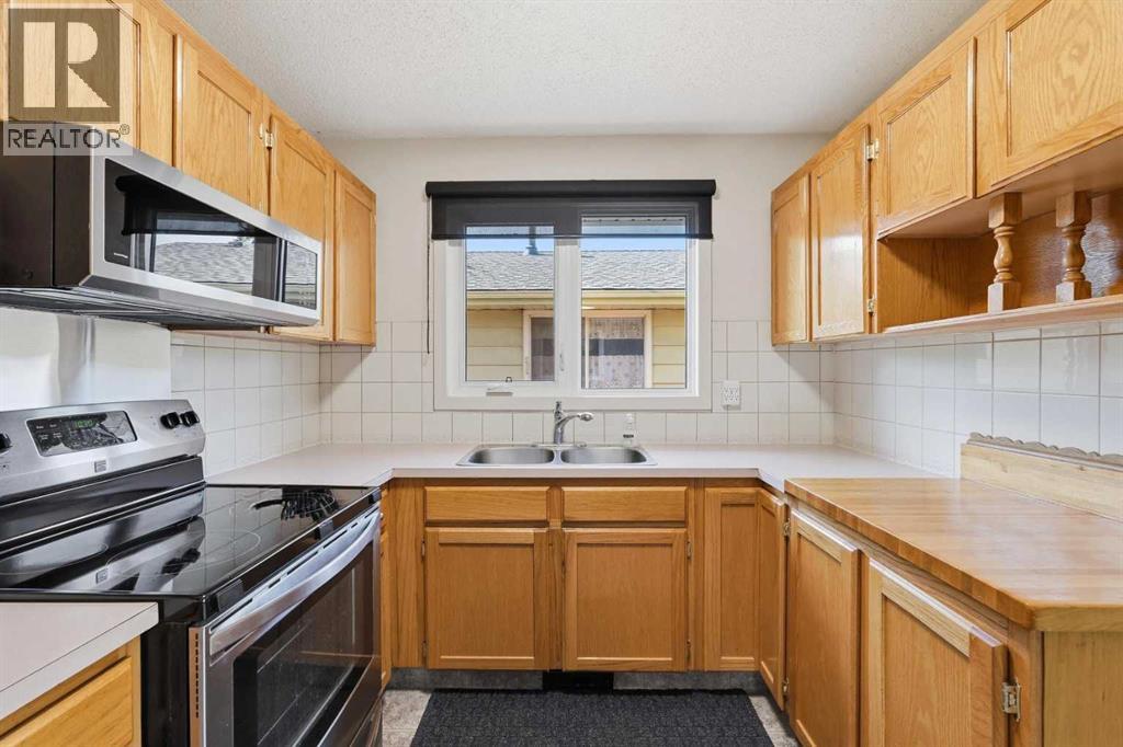 1420 Marlyn Way NE - 12
