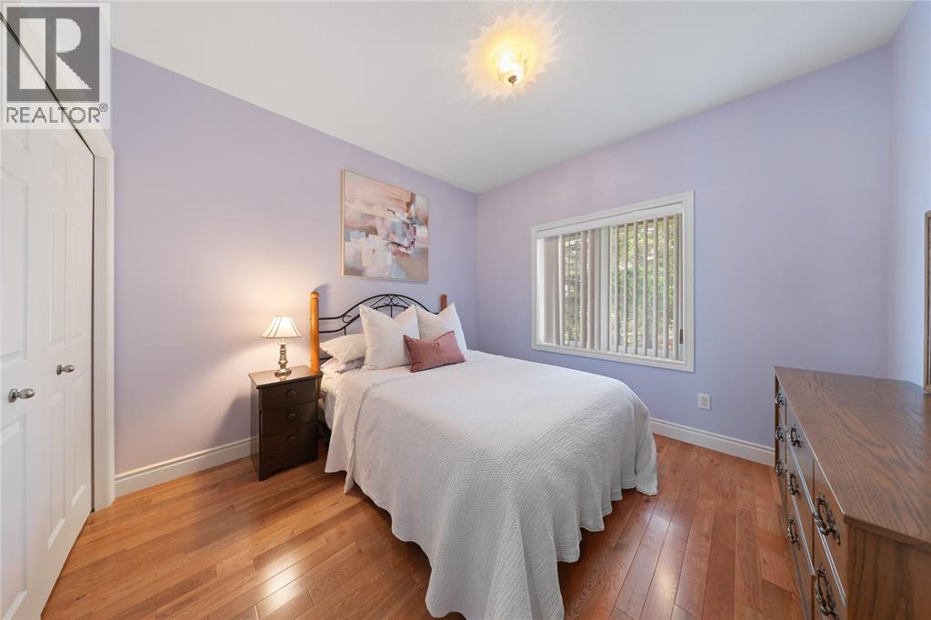 3633 EGREMONT ROAD - 21