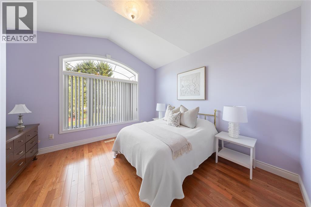 3633 EGREMONT ROAD - 22