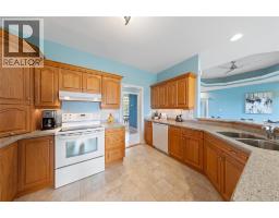 Kitchen - 3633 Egremont Road, Plympton Wyoming, ON N0N1E0 Photo 11