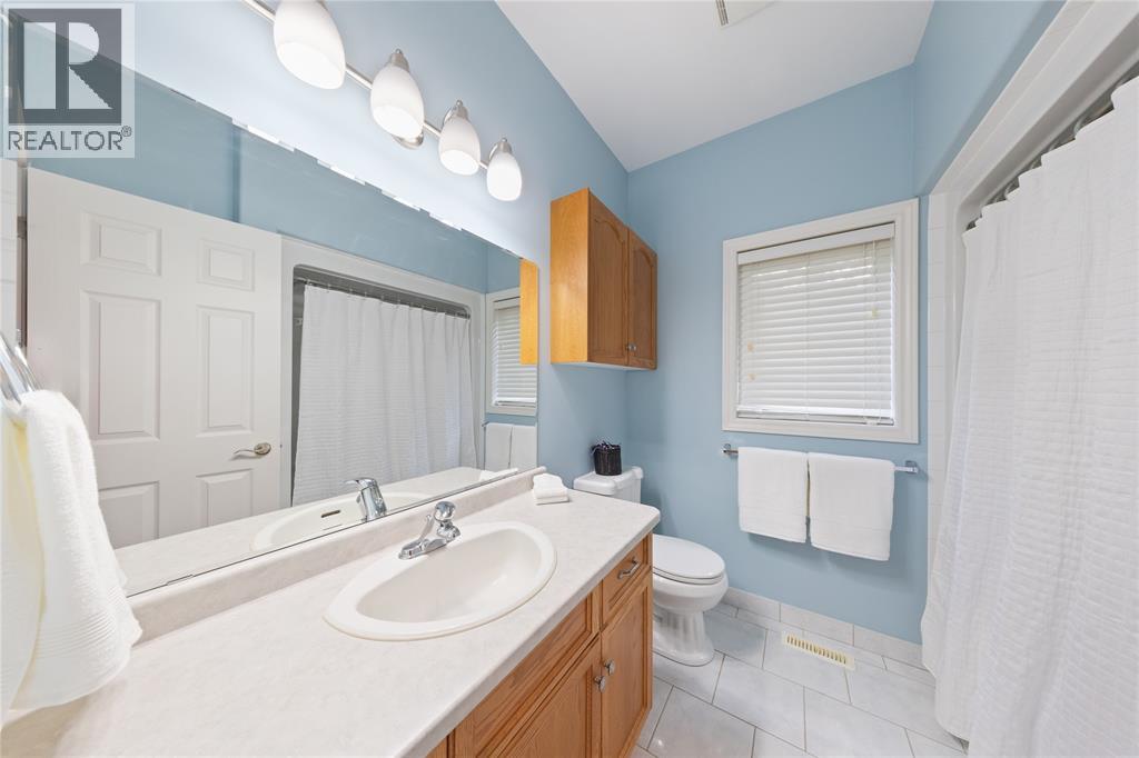 3633 EGREMONT ROAD - 24