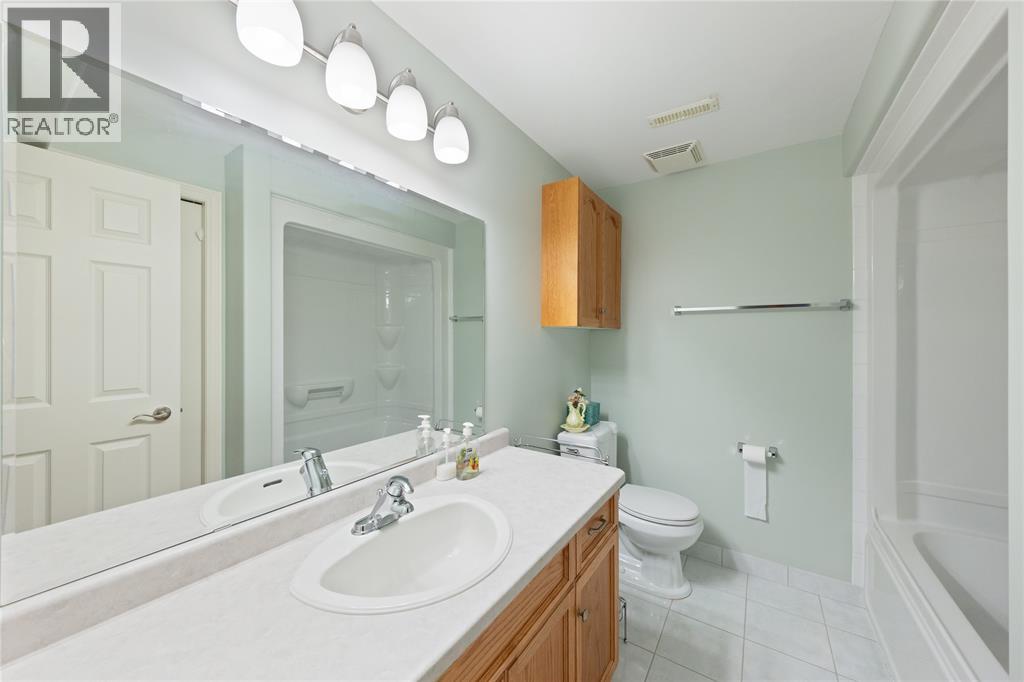 3633 EGREMONT ROAD - 32