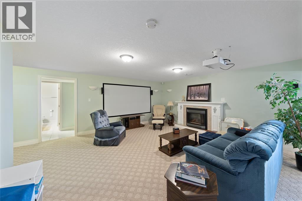 3633 EGREMONT ROAD - 27