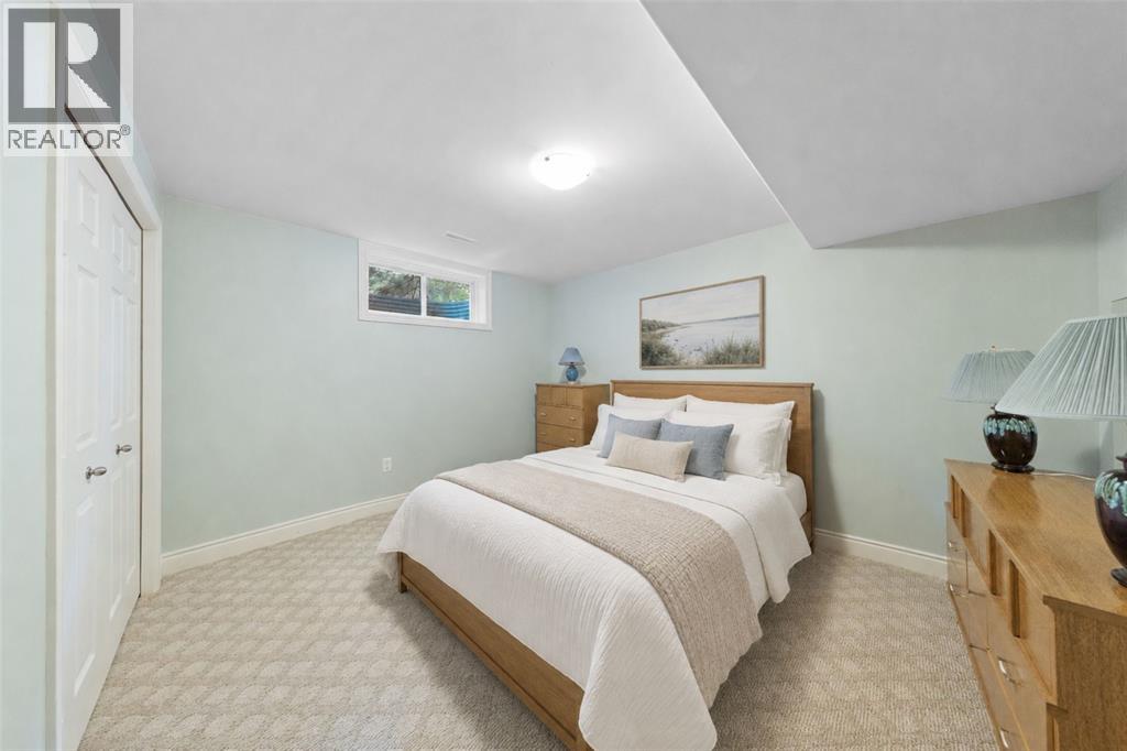 3633 EGREMONT ROAD - 31