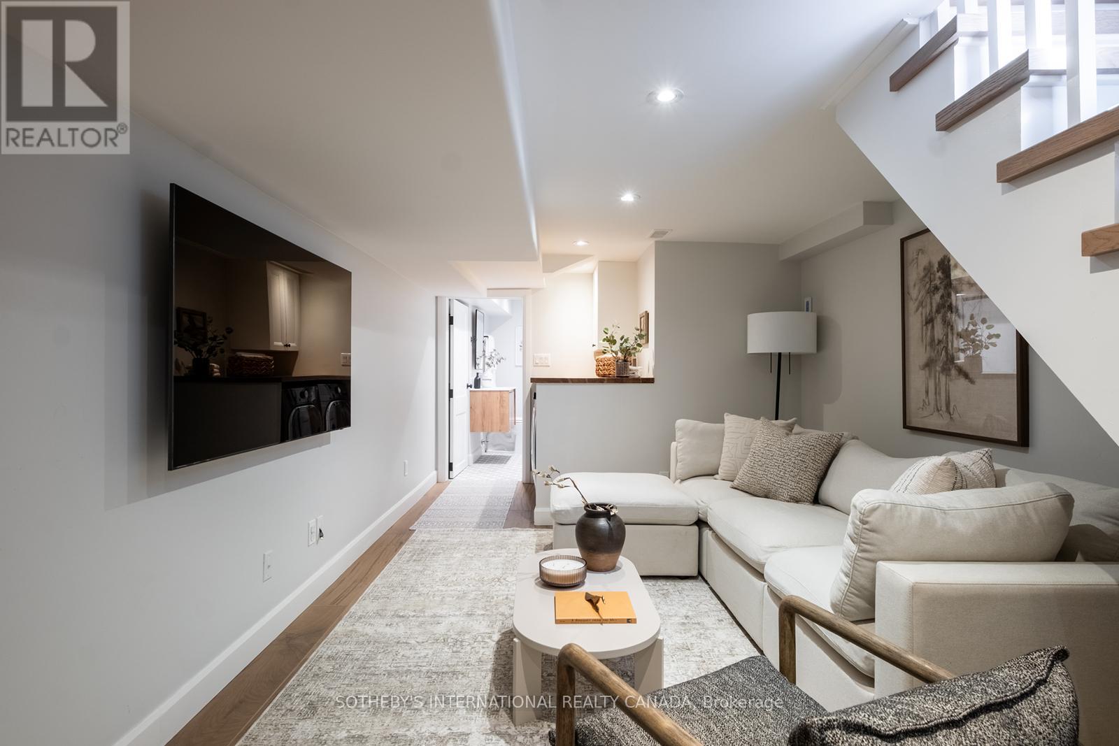 93 FULLER AVENUE - 34
