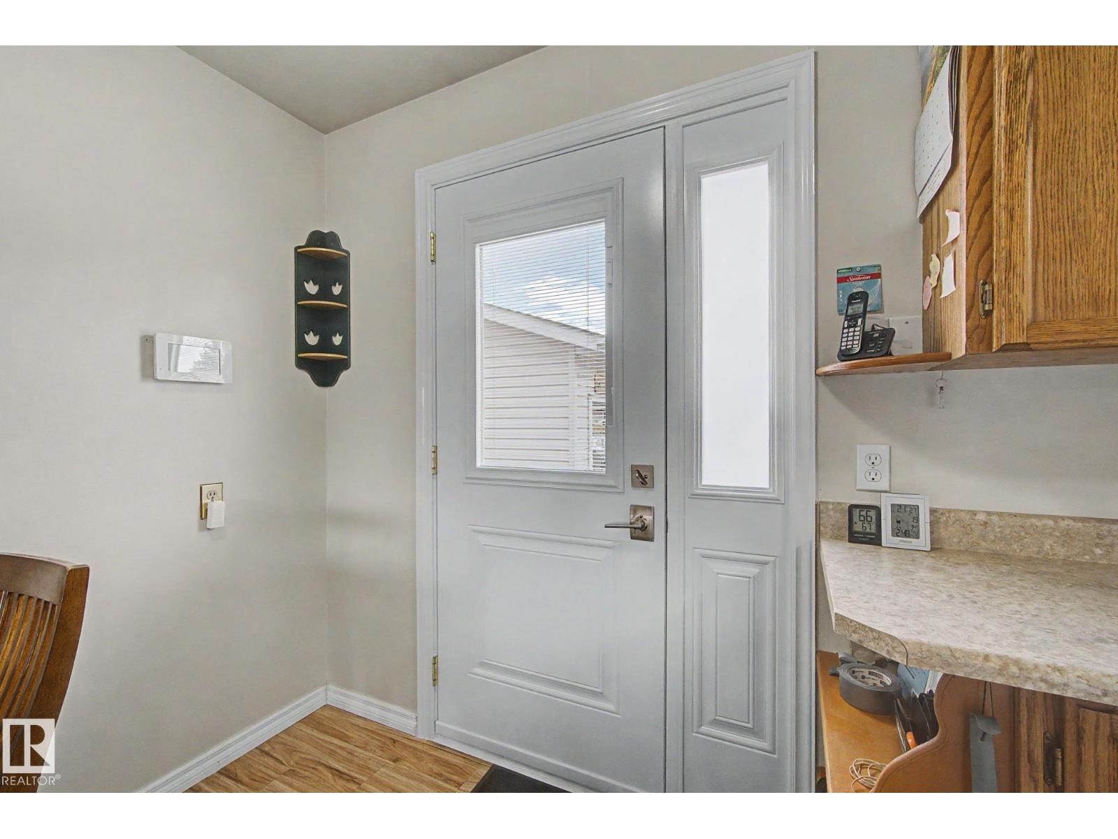 16727 80 AV NW - 16