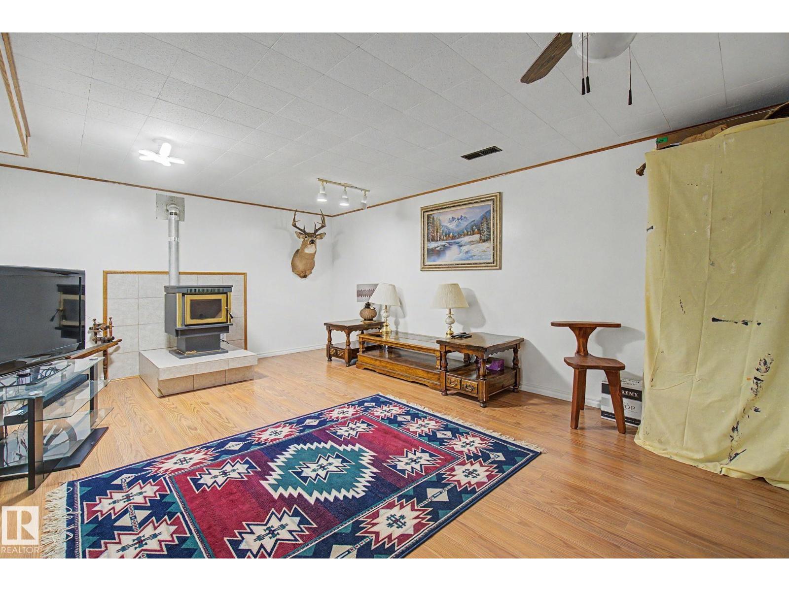 16727 80 AV NW - 31