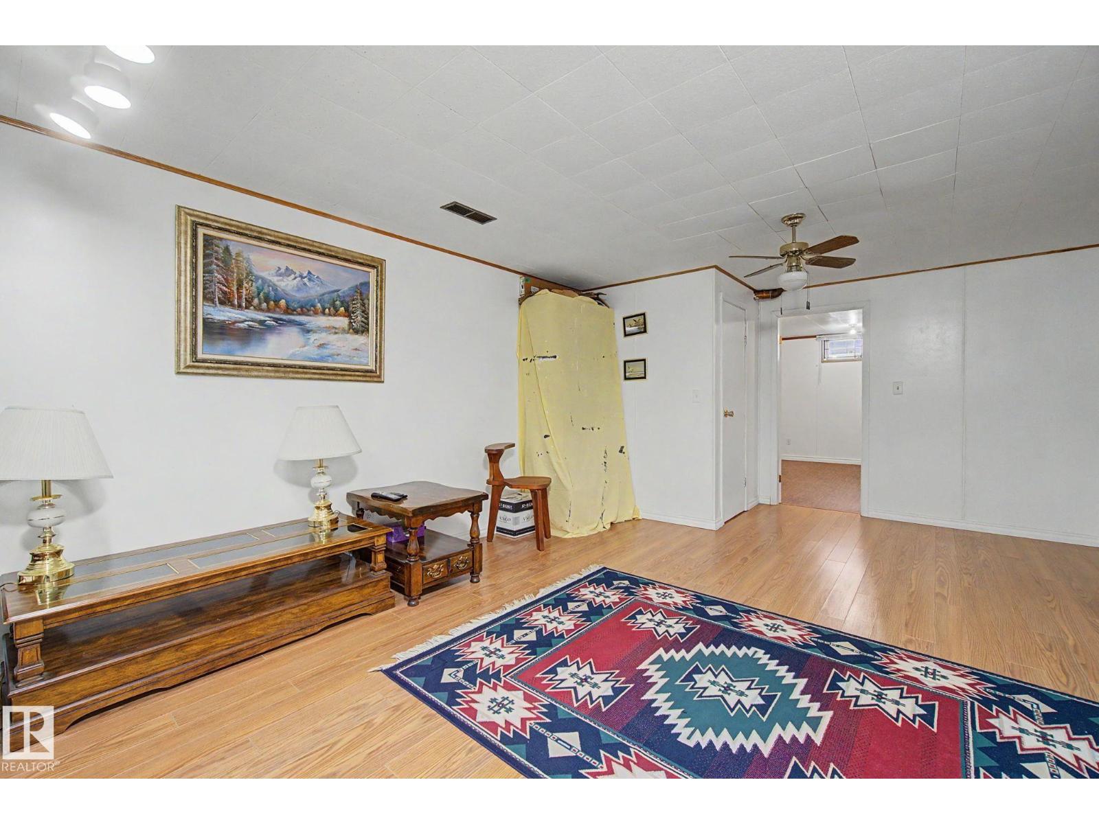 16727 80 AV NW - 32