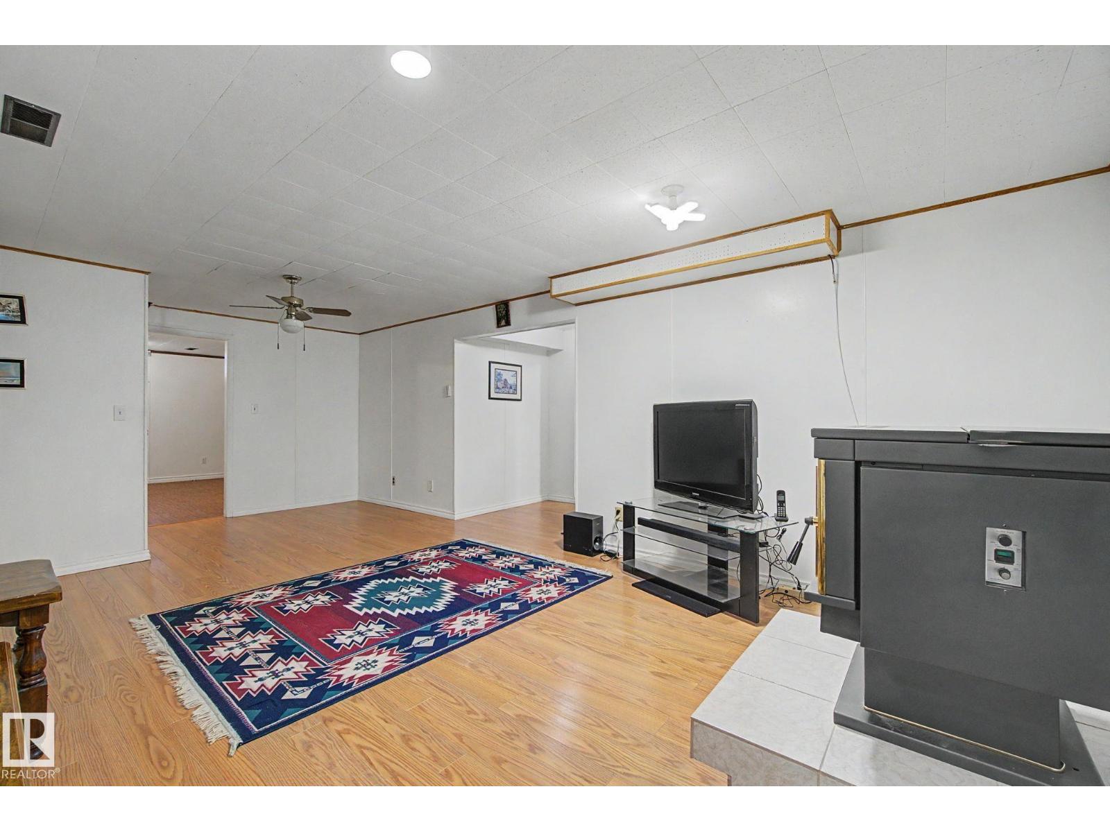 16727 80 AV NW - 33