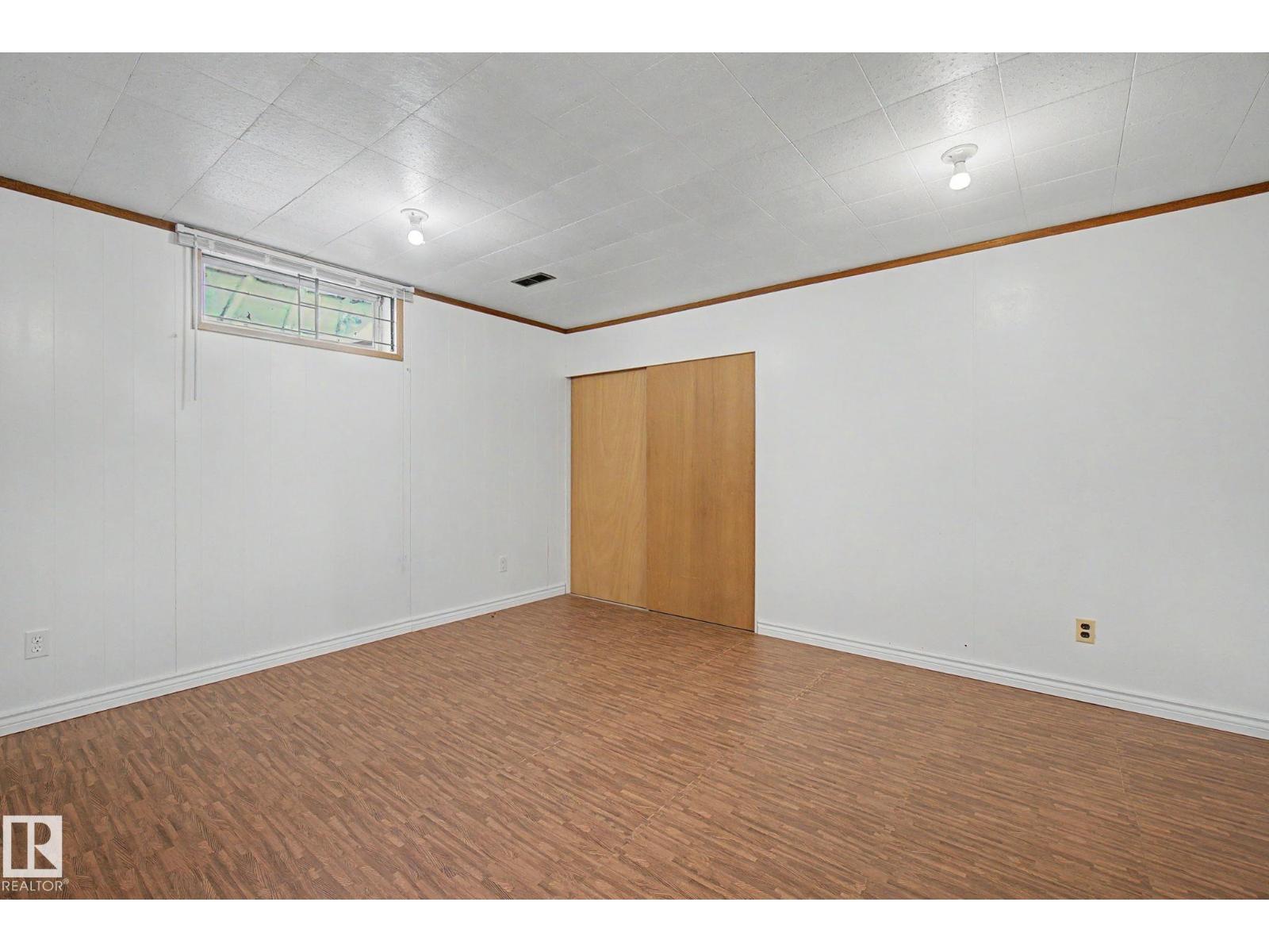 16727 80 AV NW - 35