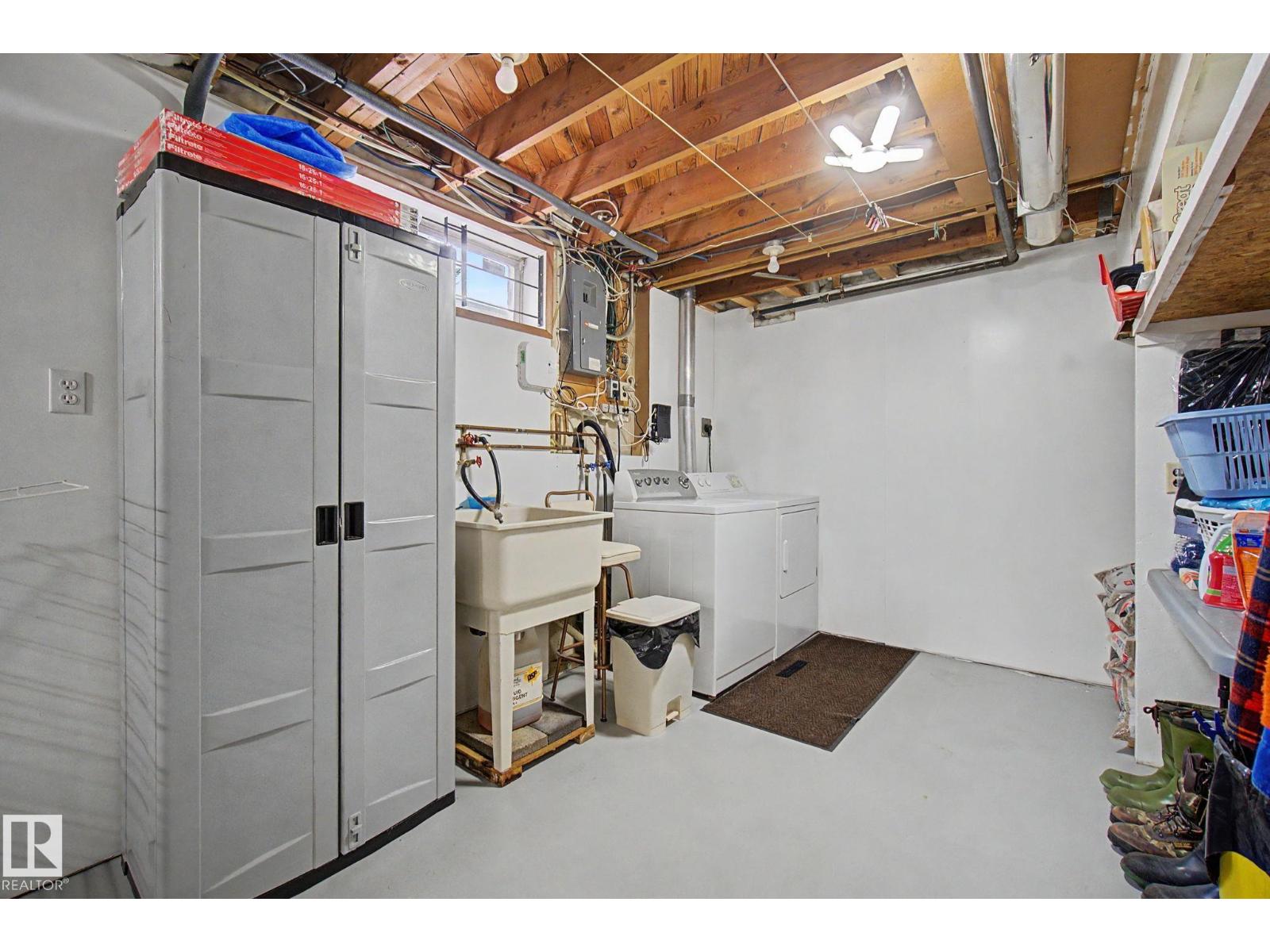 16727 80 AV NW - 37