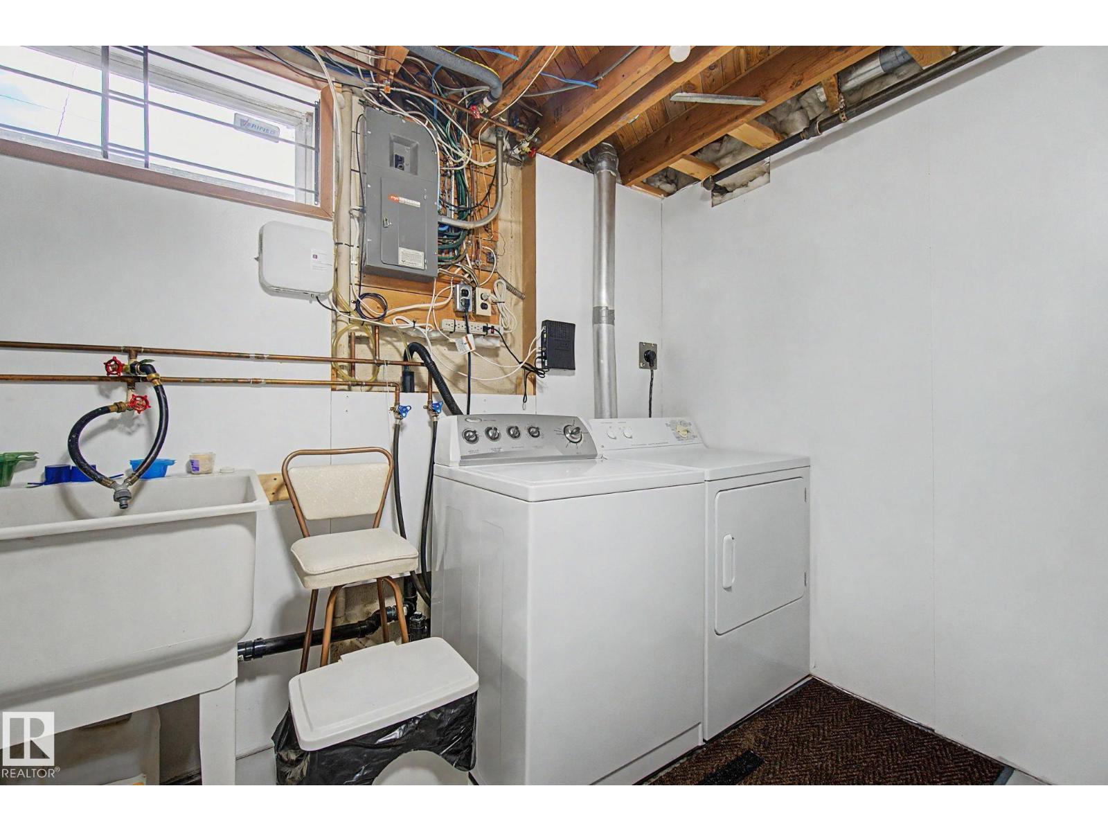 16727 80 AV NW - 38