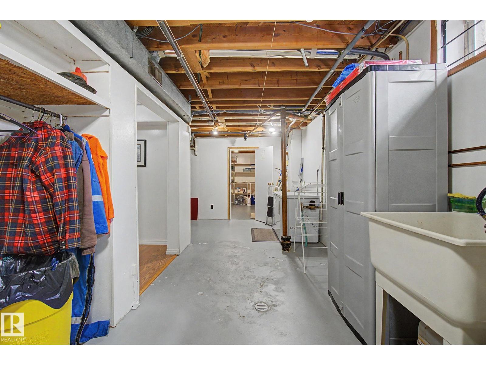 16727 80 AV NW - 39