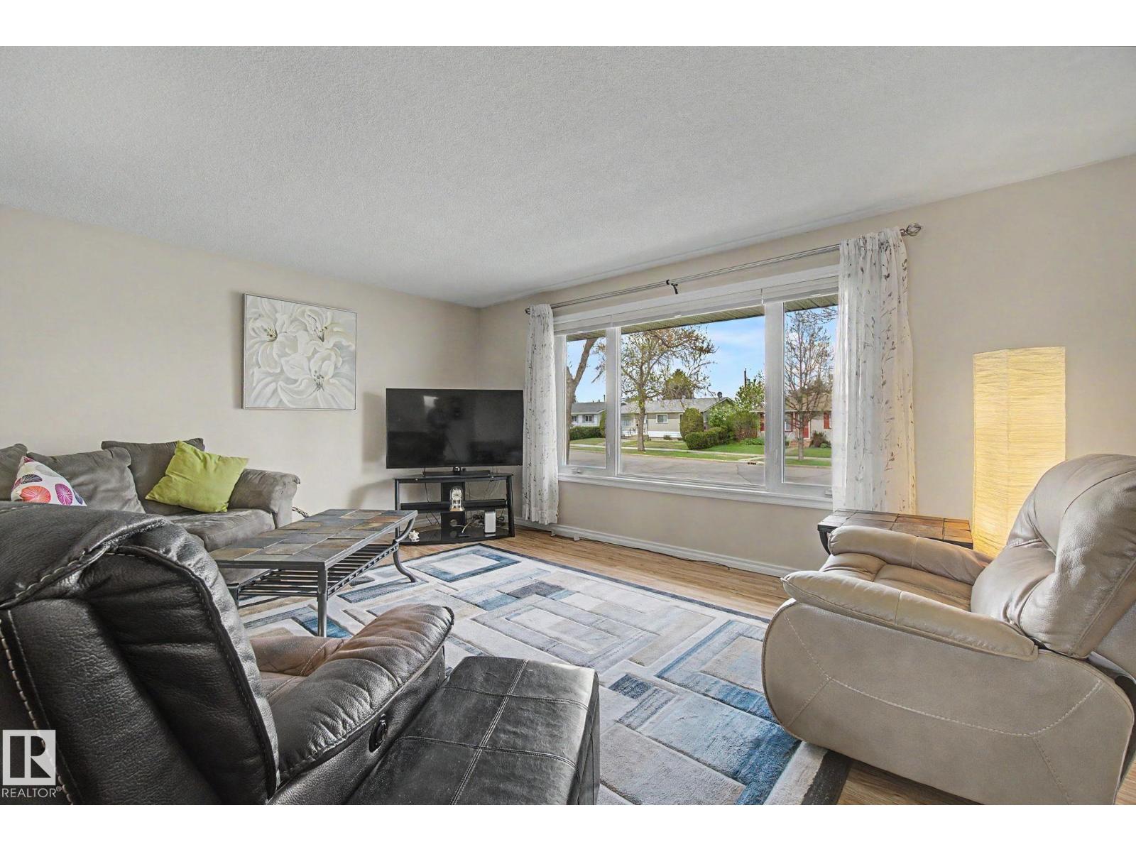 16727 80 AV NW - 4