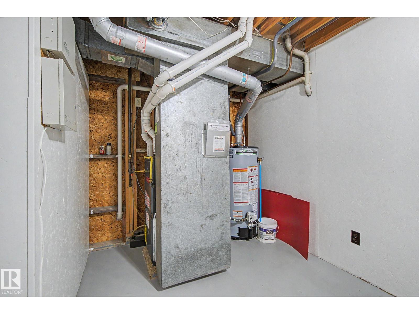 16727 80 AV NW - 40
