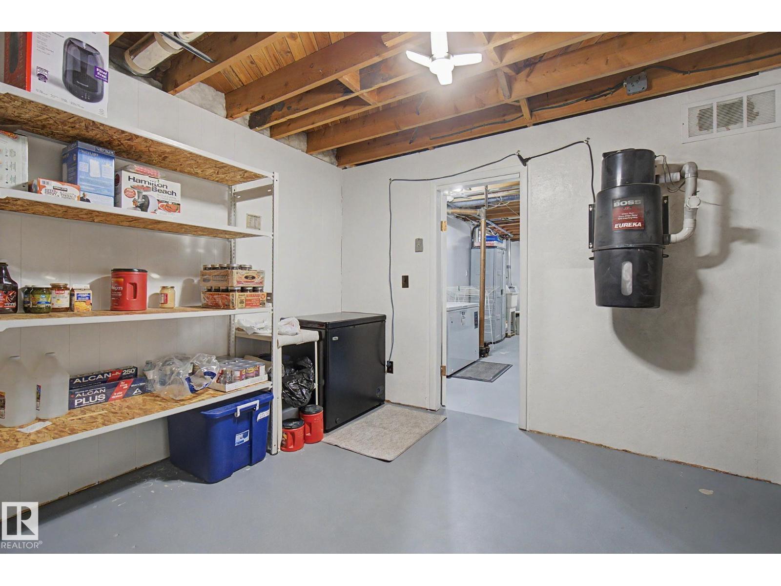 16727 80 AV NW - 42
