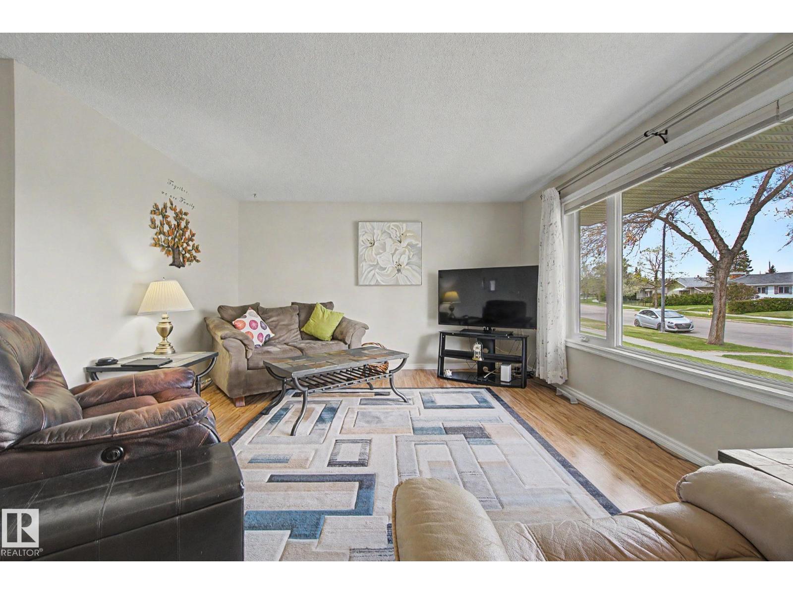 16727 80 AV NW - 6