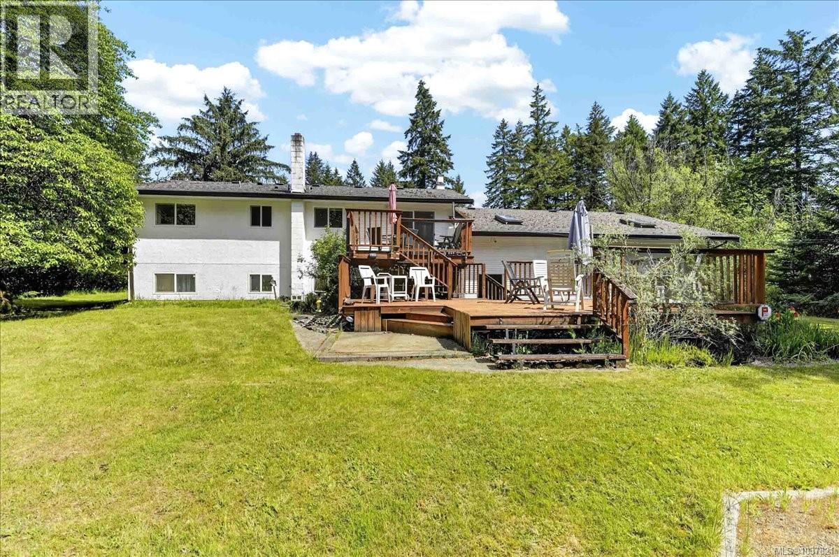 5996 Malabar Rd, Port Alberni