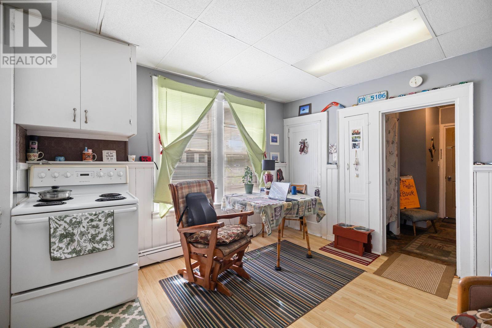 379 Oak Avenue - 13