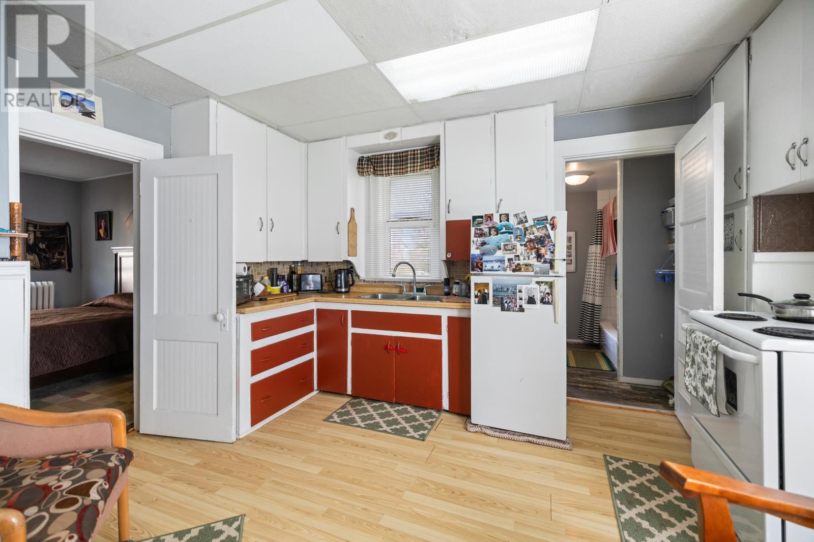 379 Oak Avenue - 14