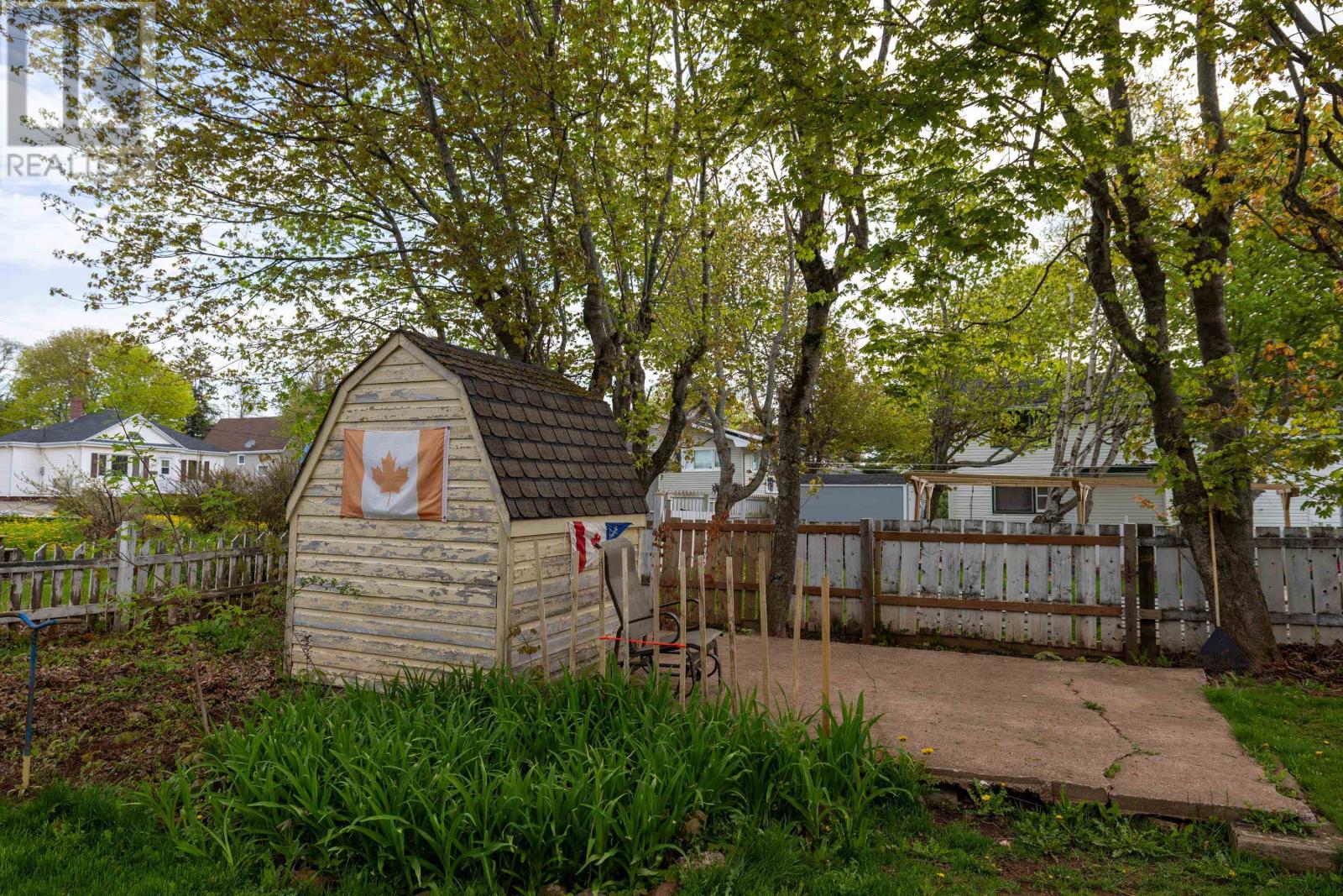 379 Oak Avenue - 8