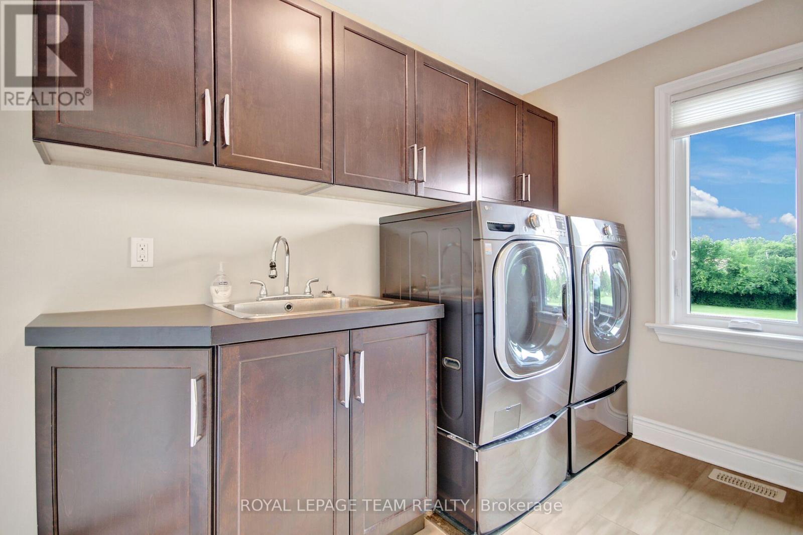 1419 BALMORAL DRIVE - 42