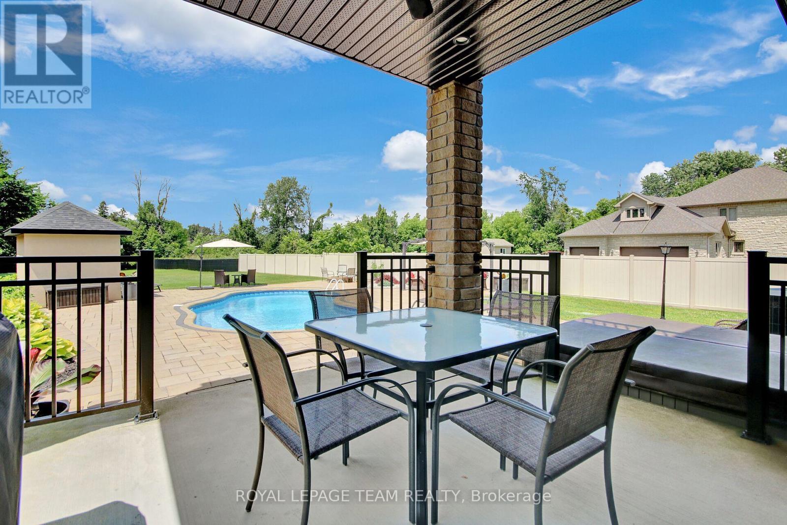 1419 BALMORAL DRIVE - 44