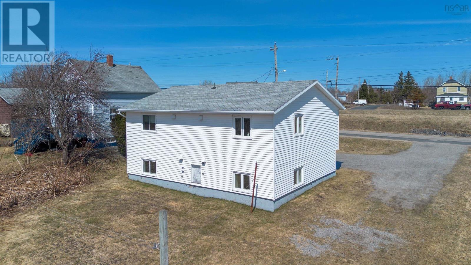 10-12 Wilson Court - Image 3