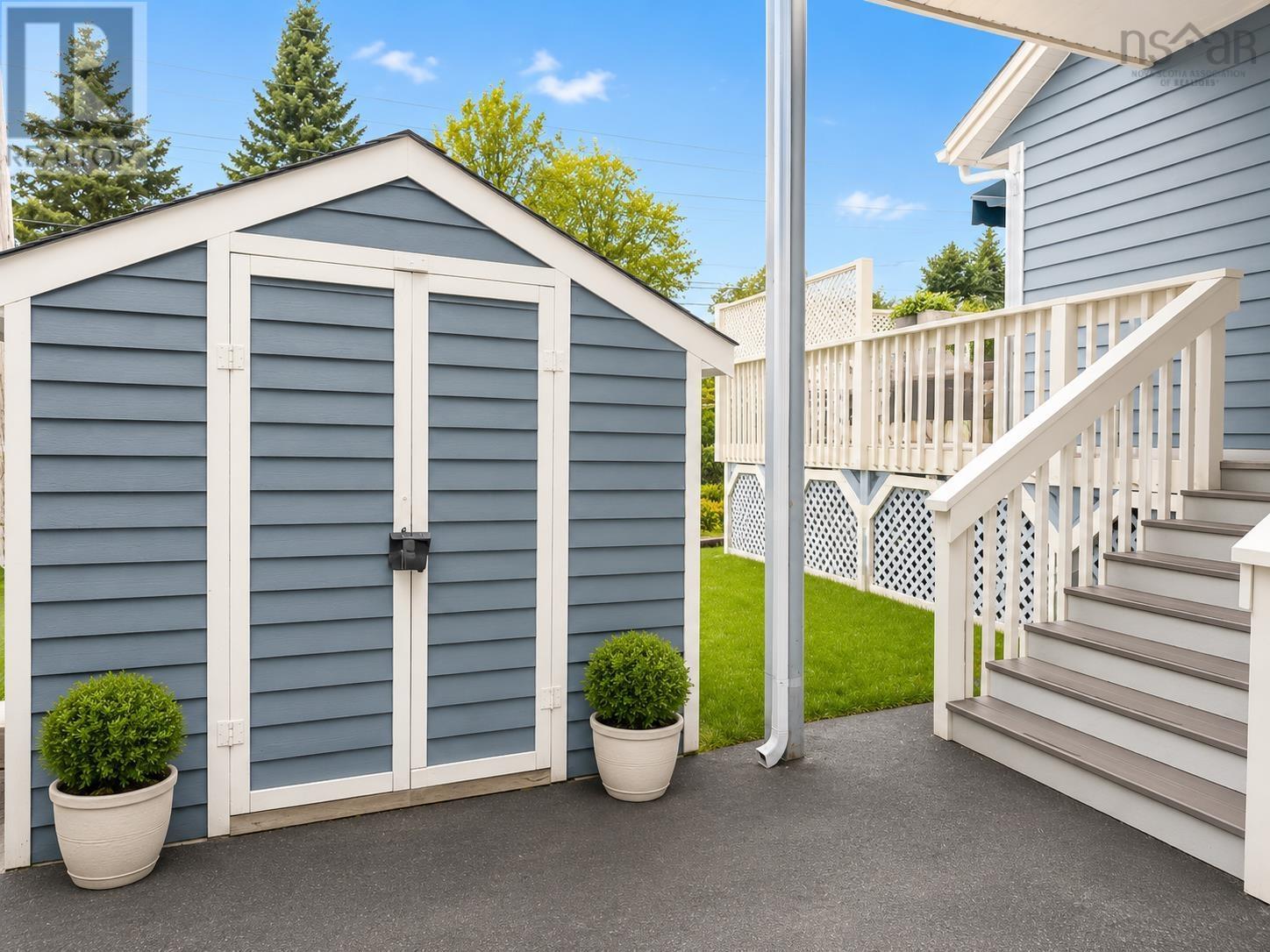 40 WELLINGTON Court - 5