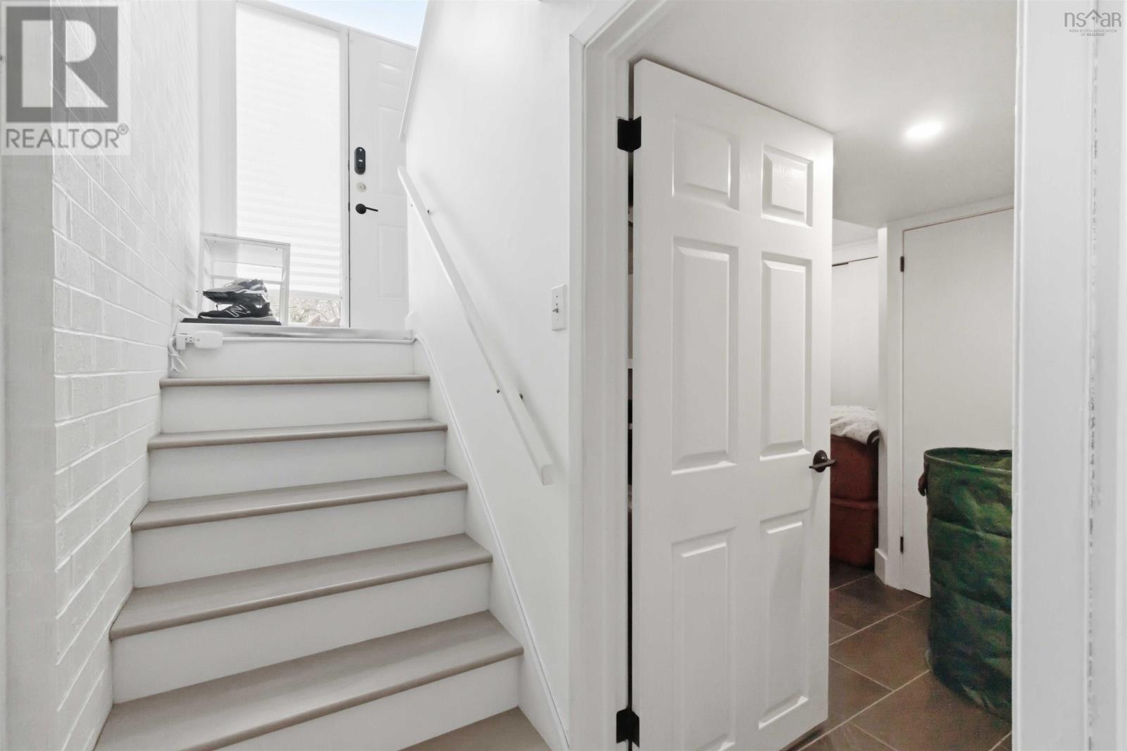46 Hanover Court - 25
