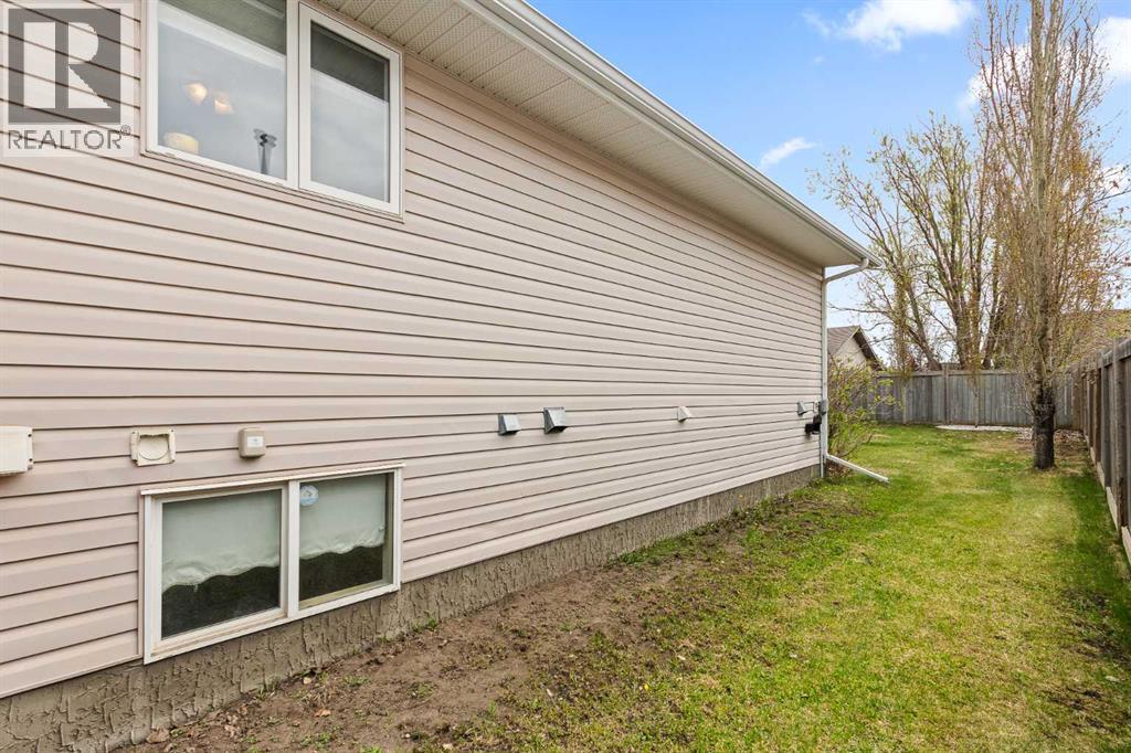 3205 66 Avenue — photo 37