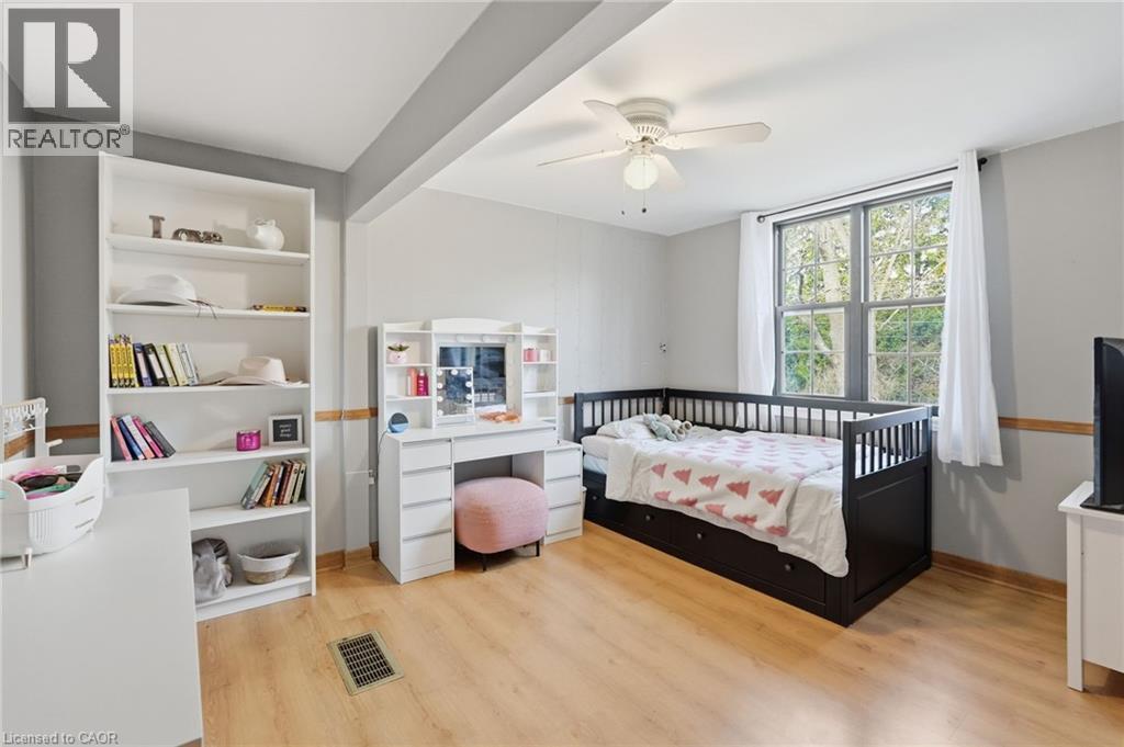222 CONCESSION 11 E - 28