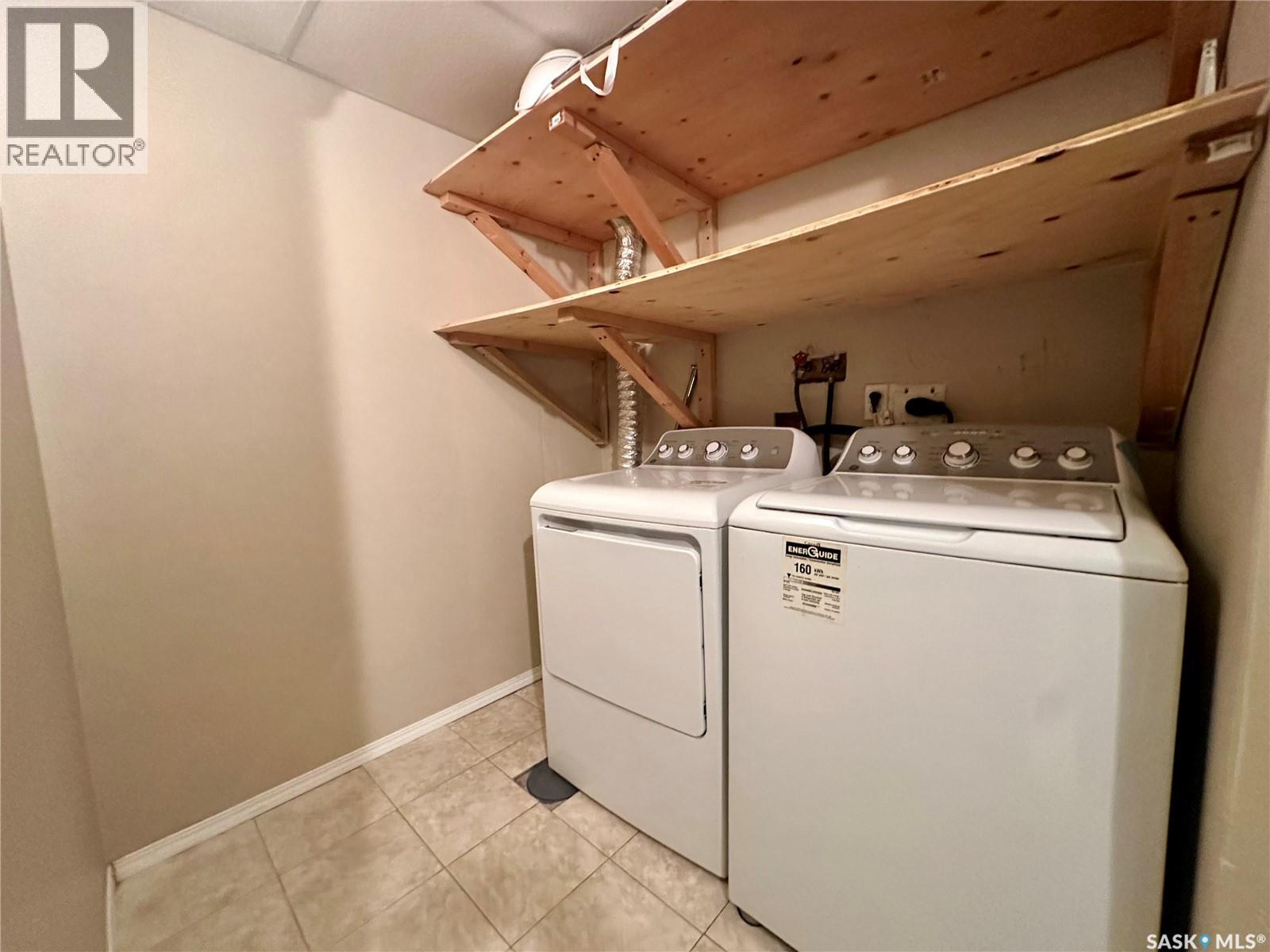 #38 103 BANYAN CRESCENT - 20