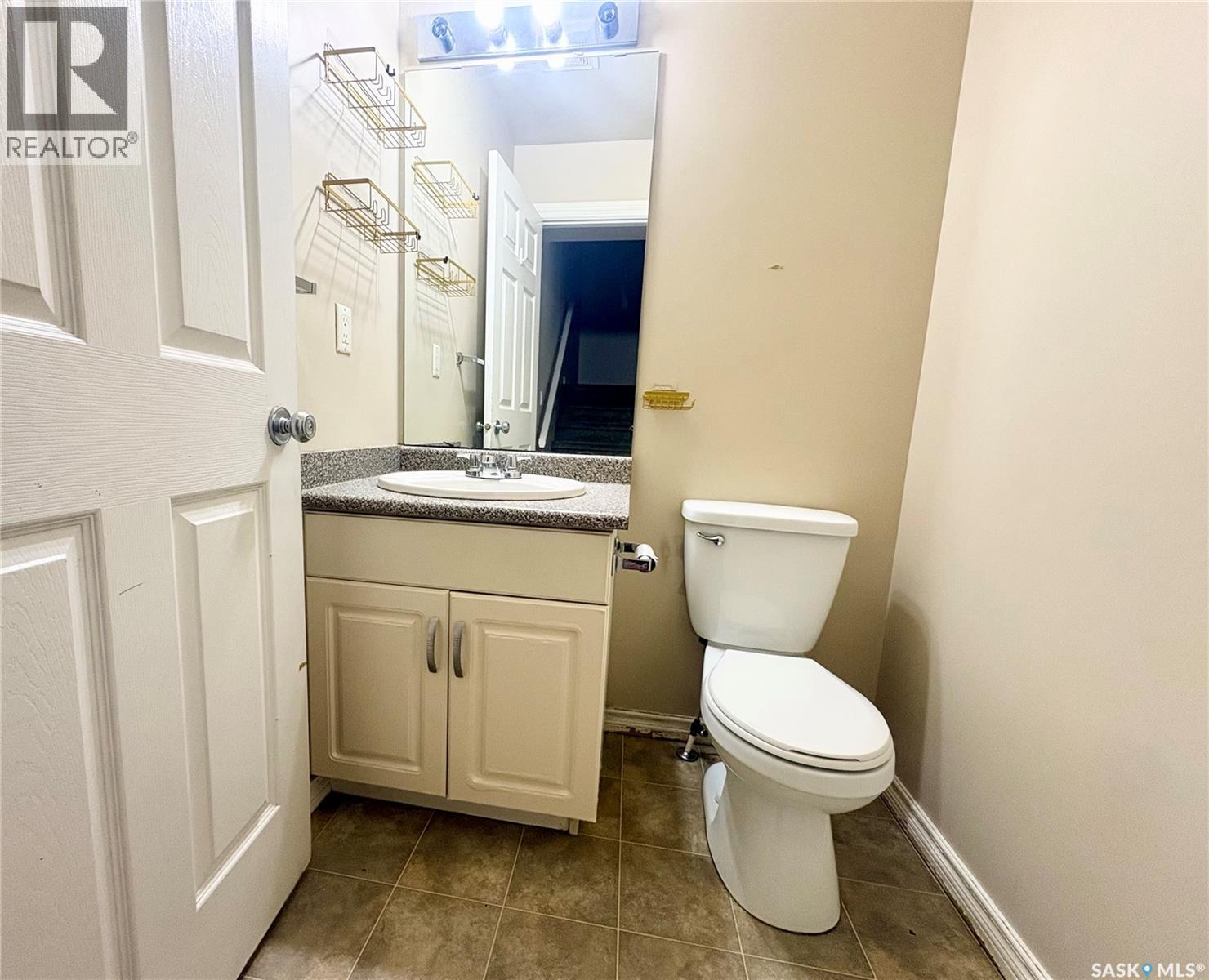 #38 103 BANYAN CRESCENT - 9