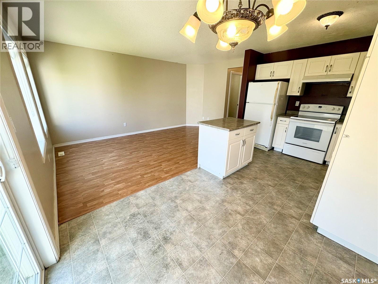 #38 103 BANYAN CRESCENT - 8