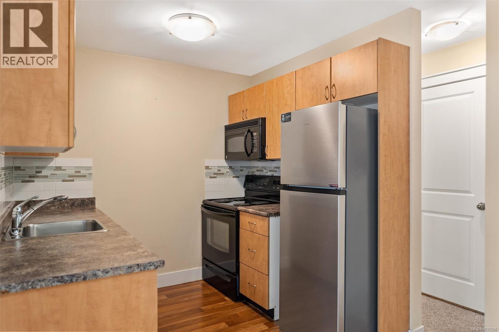  2203 Harrow Gate, Langford