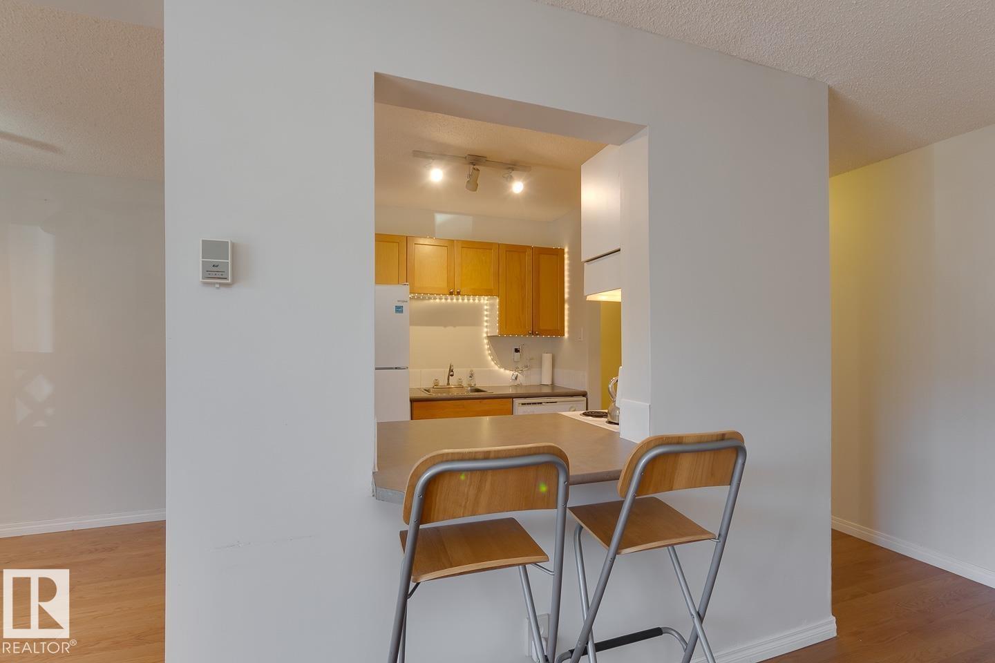 #102 11217 103 AV NW - 8