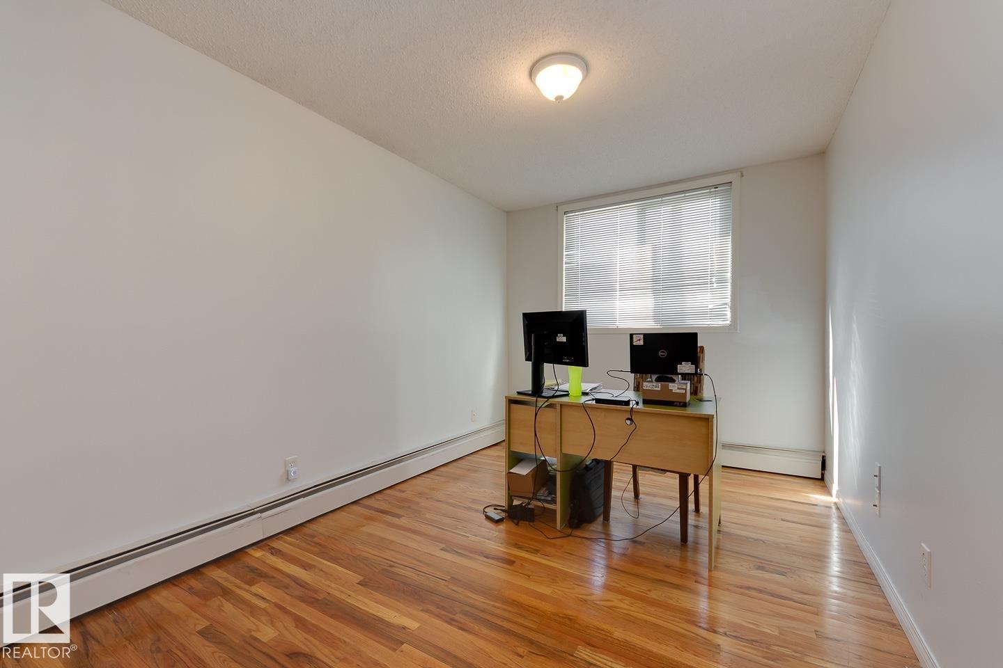 #102 11217 103 AV NW - 21