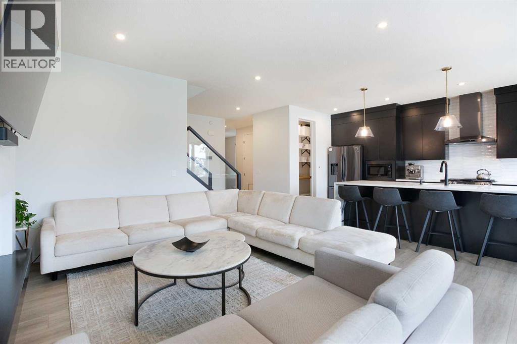 206 Rowley Way NW - 16