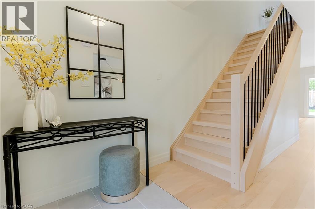 42 HANDORF Drive - Image 3